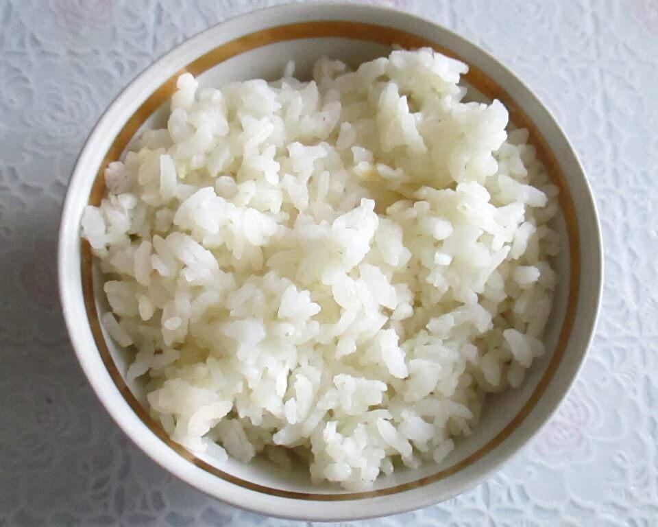 фото рис в тарелке