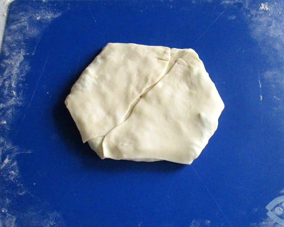 фото тесто с начинкой из творога и зеленого лука для пресных лепешек